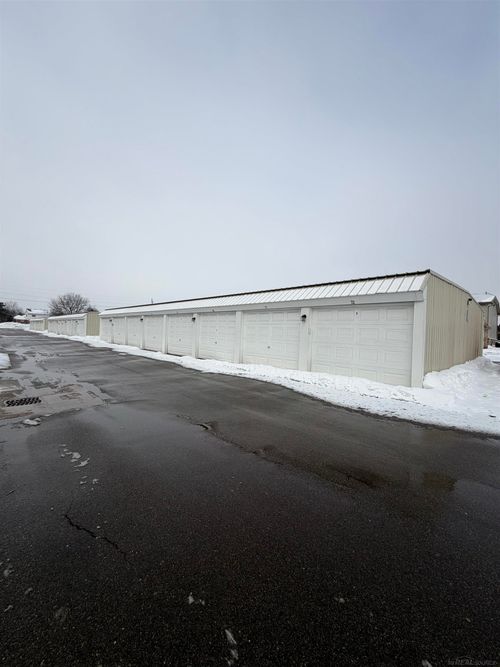 50470 Bay Run Drive, Chesterfield Township, MI, 48047 | Card Image