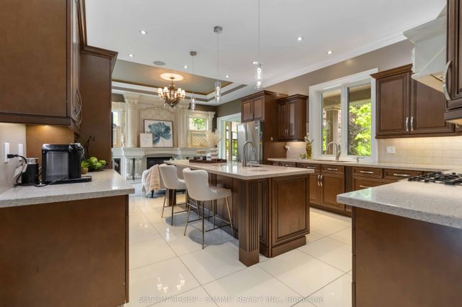 7 Tristan Crt, House other with 3 bedrooms, 3 bathrooms and 5 parking in Brampton ON | Image 11