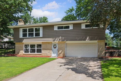2125 Sapphire Lane, Eagan, MN, 55122 | Card Image
