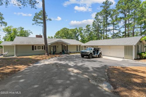 140 One Down St, Southern Pines, NC, 28387-6404 | Card Image
