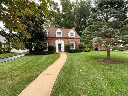 6 Hawthorne Ct, Kirkwood, MO, 63122-4512 | Card Image