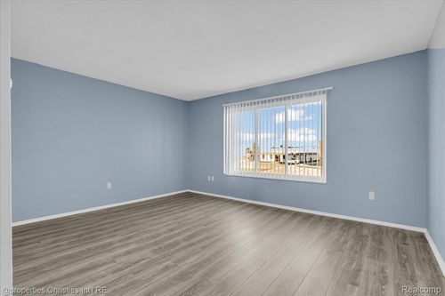 apt-24-328 E Elmwood Ave, Clawson, MI, 48017-1639 | Card Image