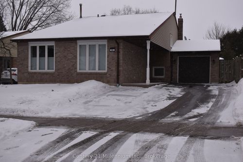 43 Stoddart Dr, Aurora, ON, L4G2G2 | Card Image