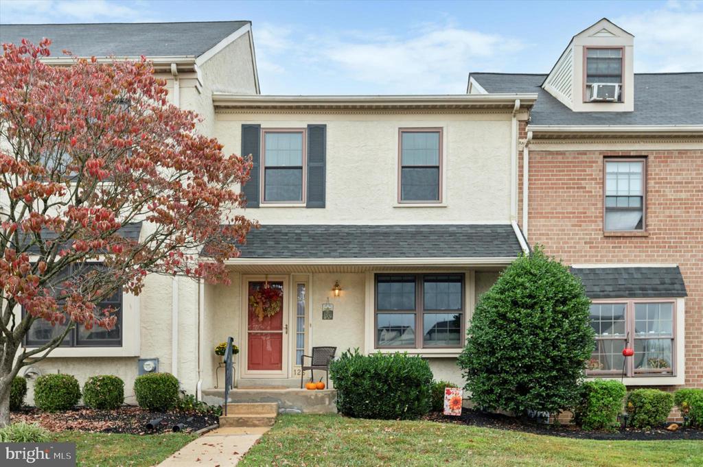 Bradbury Rd, Brookhaven, PA 19015