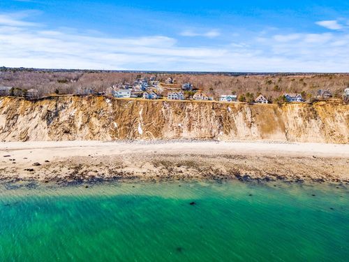 h-42 Oak Bluff Cir, Plymouth, MA, 02360-1356 | Card Image
