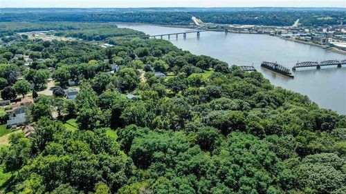 600 Livingston, EAST DUBUQUE, IL, 61025 | Card Image