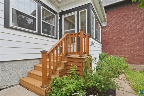 3909 W 5th St, Duluth, MN, 55807-1611 | Card Image