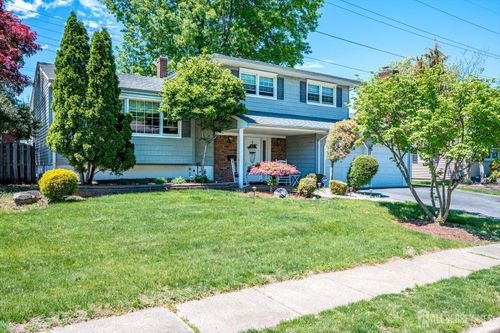 27 Eileen Way, Edison, NJ, 08837-2315 | Card Image
