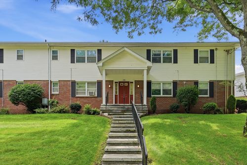 d-90 Colonial Cir, Chicopee, MA, 01020-1957 | Card Image