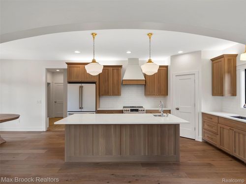 7680 Parshallville Rd, Fenton, MI, 48430-4900 | Card Image