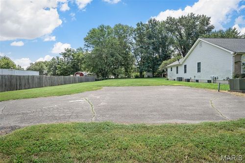 454 Nantucket Dr, Saint Charles, MO, 63301-1265 | Card Image