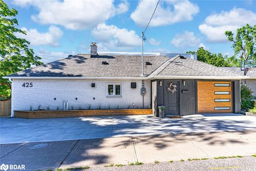425 Codrington St, Barrie, ON, L4M1S9 | Card Image