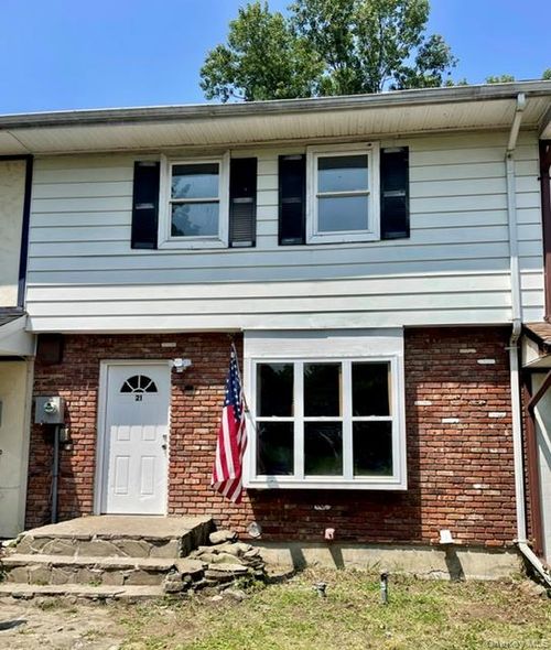 21 Black Stallion Ct, Middletown, NY, 10940-2616 | Card Image