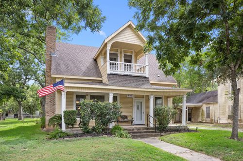 208 E East State Street, Eagle Lake, TX, 77434 | Card Image