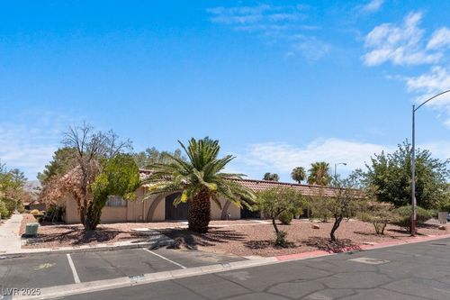 unit-6-833 Hedge Way, Las Vegas, NV, 89110-2142 | Card Image