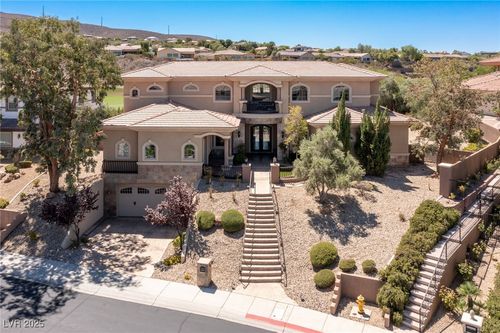 9 Paradise Valley Ct, Henderson, NV, 89052-6706 | Card Image
