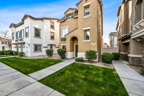 933 W Aspen Way, Gilbert, AZ, 85233-3618 | Card Image