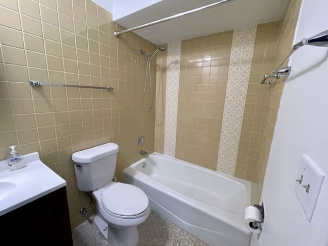 APT-6 - 181 Gregory St, Home with 2 bedrooms, 2 bathrooms and 2 parking in Aurora IL | Image 15