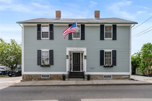 1-22 Farewell St, Newport, RI, 02840-2561 | Card Image