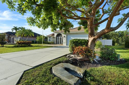 18421 Royal Hammock Blvd, NAPLES, FL, 34114-8931 | Card Image
