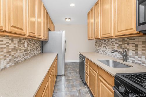 apt-1k-3840 Greystone Ave, Bronx, NY, 10463-1906 | Card Image