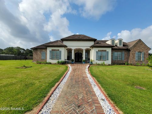 4300 Gerald James Dr, New Iberia, LA, 70560-9511 | Card Image