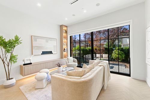 2-646 E 23rd Avenue, Vancouver, BC, V5V1X8 | Card Image
