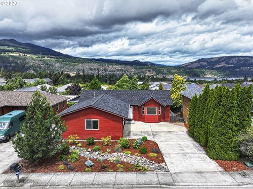 2912 Eugene St, Hood River, OR, 97031-2089 | Card Image
