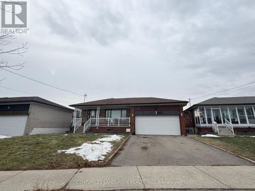 Upstair 10 Laskay Cres, North York, ON, M3N1P3 | Card Image