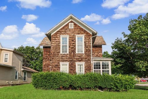 24 E Emerald St, Willard, OH, 44890-1401 | Card Image