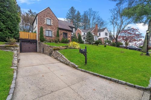 20 Whistler Rd, Scarsdale, NY, 10583-4823 | Card Image