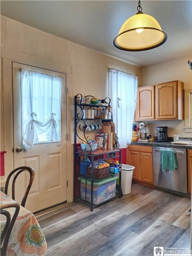 Lower Apartment - Kitchen | Image 29