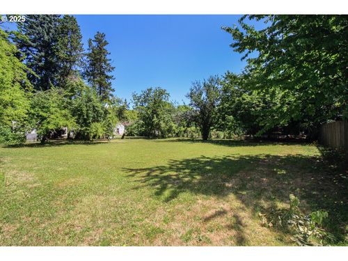 2902 19th Ave, Forest Grove, OR, 97116-2627 | Card Image