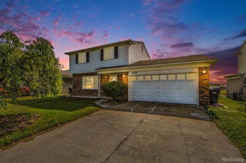 37718 Douglas Ct, Sterling Heights, MI, 48310-3588 | Card Image