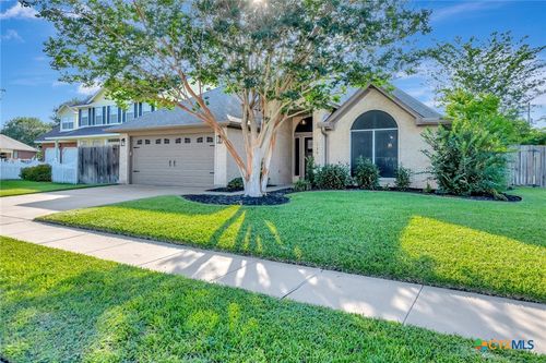 105 Legend Dr, Victoria, TX, 77904-3853 | Card Image