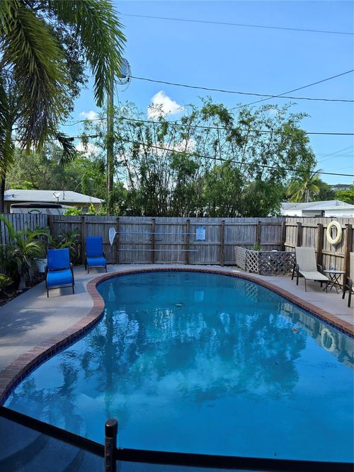 d-415 Sw 16th St, Fort Lauderdale, FL, 33315-1733 | Card Image