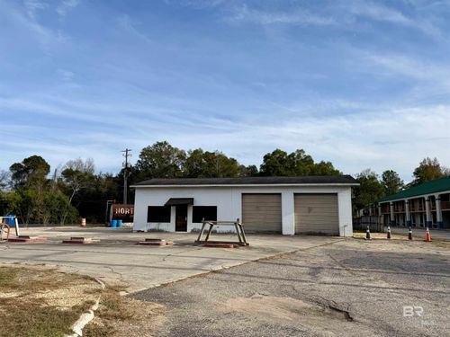 585 South Blvd, Brewton, AL, 36426-2705 | Card Image