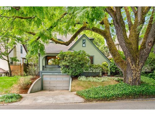 3876 Ne Glisan St, Portland, OR, 97232 | Card Image
