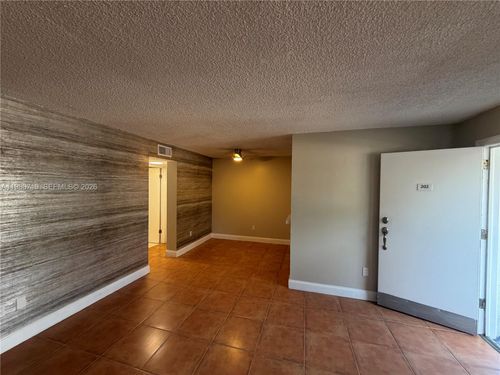apt-202-1801 S Treasure Dr, North Bay Village, FL, 33141-4319 | Card Image