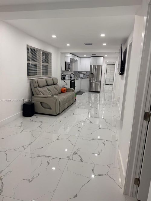 2953 Nw 45th St, Miami, FL, 33142-4421 | Card Image