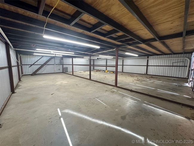 13870 Sherry Ln, House other with 5 bedrooms, 3 bathrooms and null parking in Kingston OK | Image 11