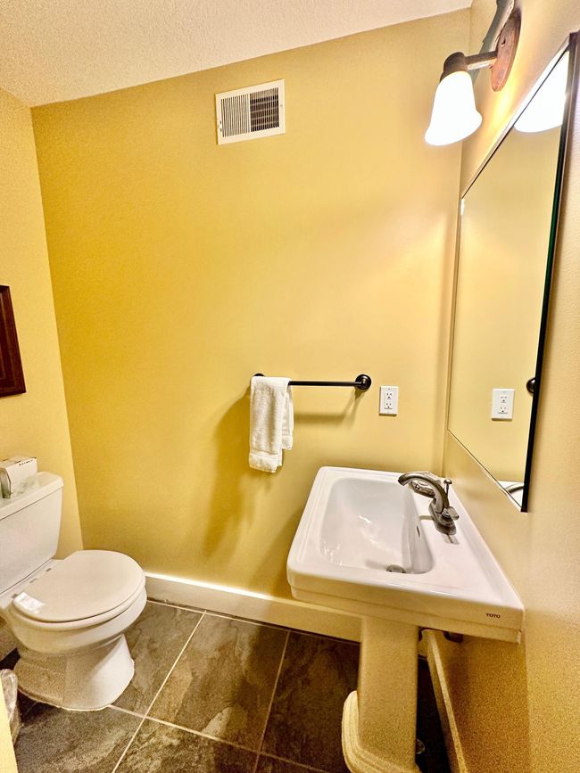 Main Level Bathroom | Image 26
