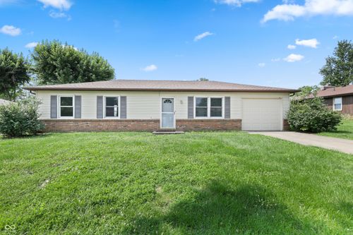 8824 N Miami Ridge Rd, Columbus, IN, 47201-4673 | Card Image