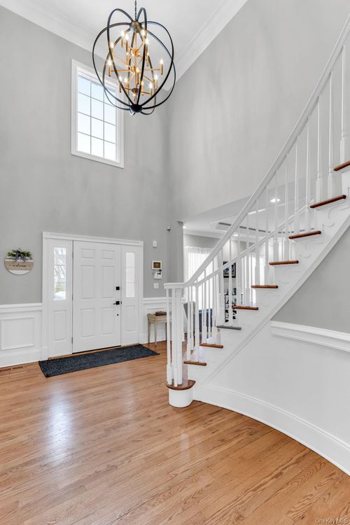 19 Sassinoro Blvd, Cortlandt Mnr, NY, 10567-5152 | Card Image