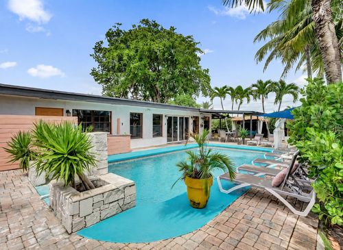 4460 Ne 17th Ter, Oakland Park, FL, 33334-5516 | Card Image