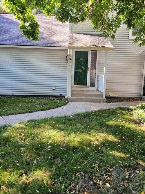 943-943 Clark Dr, Gurnee, IL, 60031-3169 | Card Image