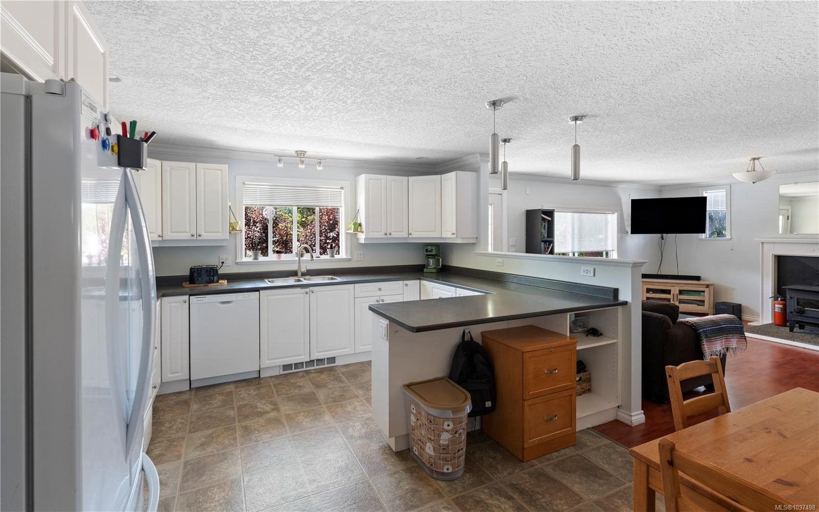 Residential in Cobble Hill 3