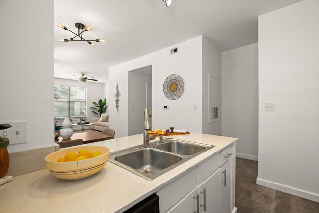 APT-1103 - 1201 Grove Blvd, Condo with 2 bedrooms, 3 bathrooms and 2 parking in Austin TX | Image 9