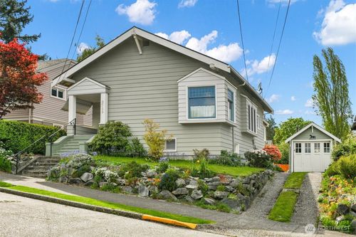 2719 Nob Hill Ave N, Seattle, WA, 98109-1747 | Card Image
