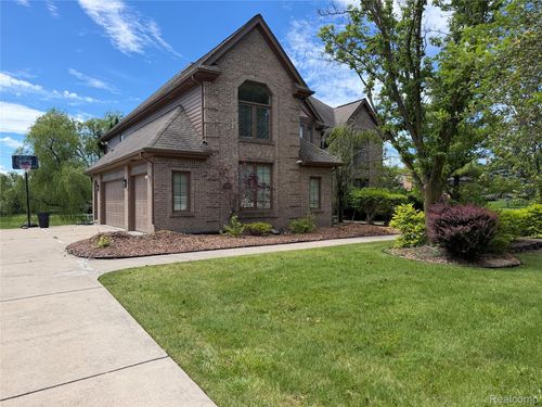 50015 Cooke Ave, Plymouth, MI, 48170-2887 | Card Image